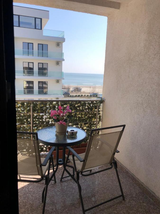 شقة Năvodari  في By The Sea المظهر الخارجي الصورة